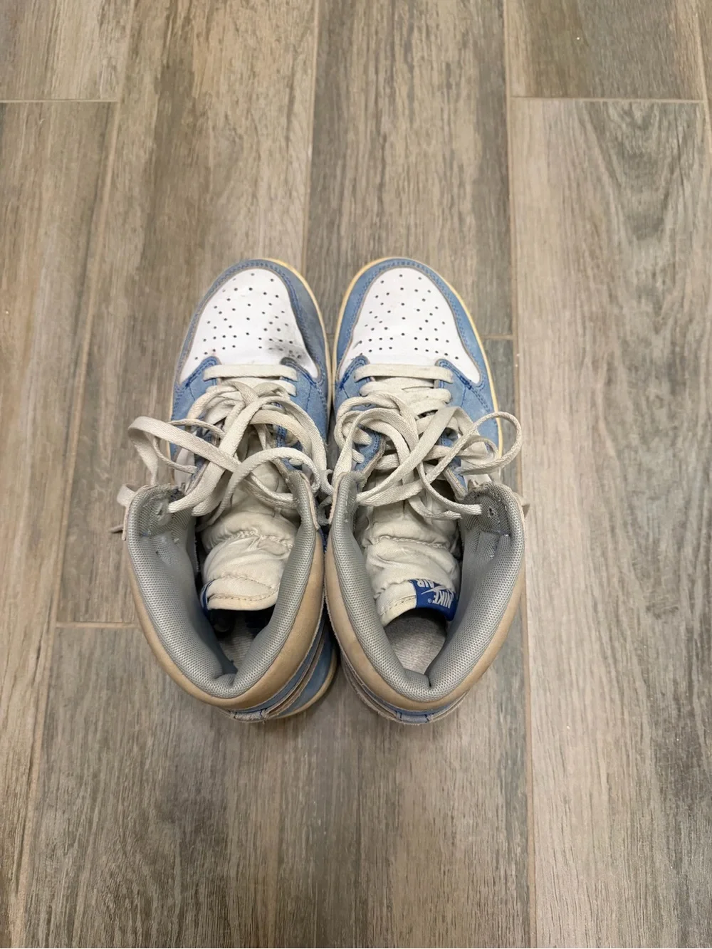 Air Jordan 1 Retro High OG Hyper Royal